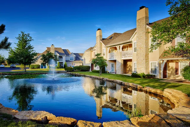 Bradford Pointe Apartments and Townhomes