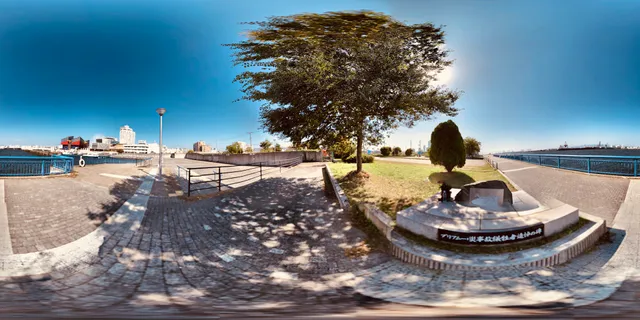 プリアムーリエ号火災事故犠牲者追悼の碑