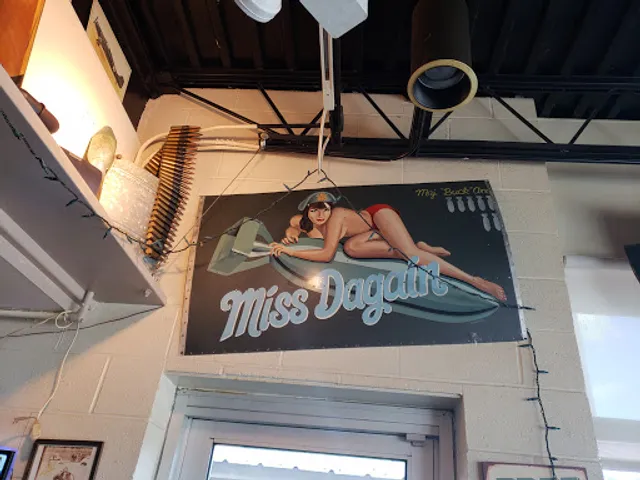 Flight Deck Restaurant & Lounge