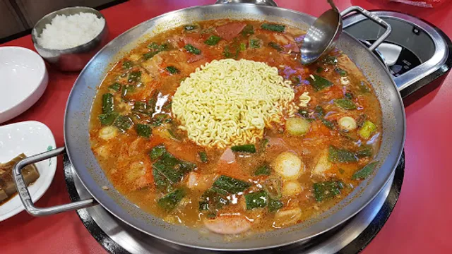 놀부부대찌개 용인수지점