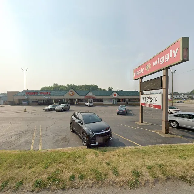 Emerson Plaza Shopping Center