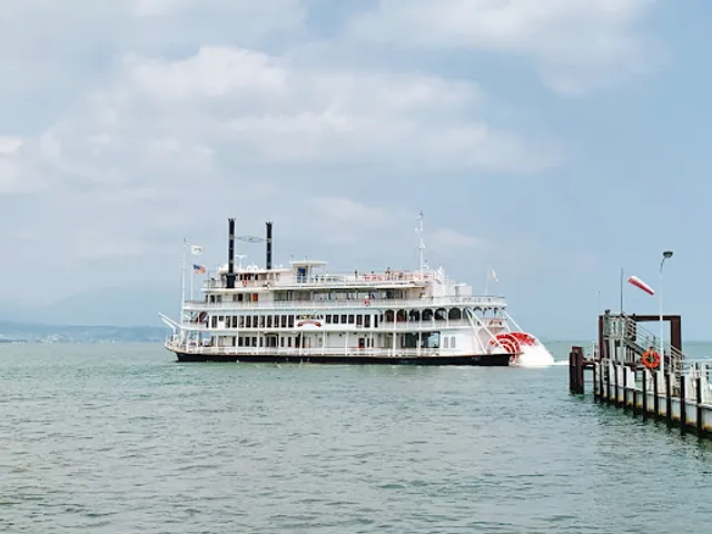 Nio-no-Hama tourist port
