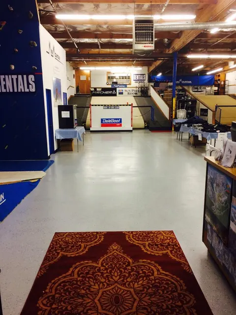 Mini Mountain Indoor Ski Center