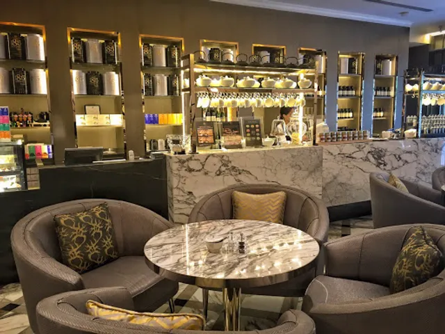 1823 Tea Lounge by Ronnefeldt