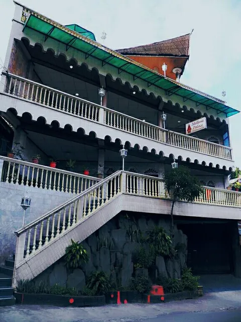 Melissa Palace Hotel and Karaoke