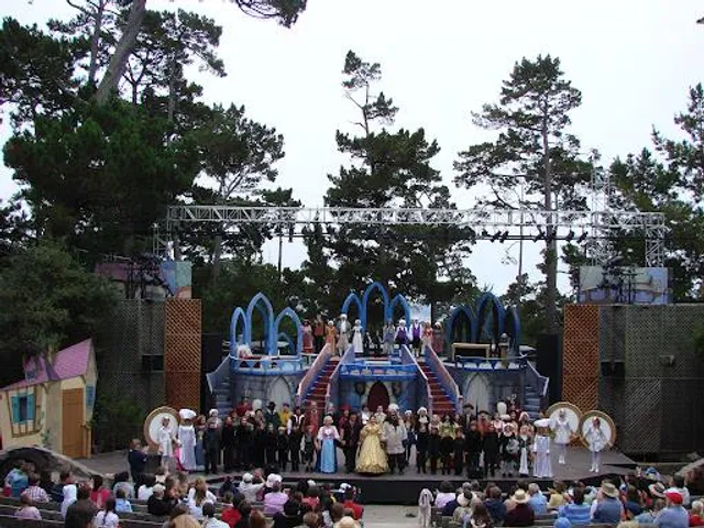 PacRep at the Forest Theater, Carmel