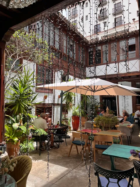 El Patio de los Sentidos