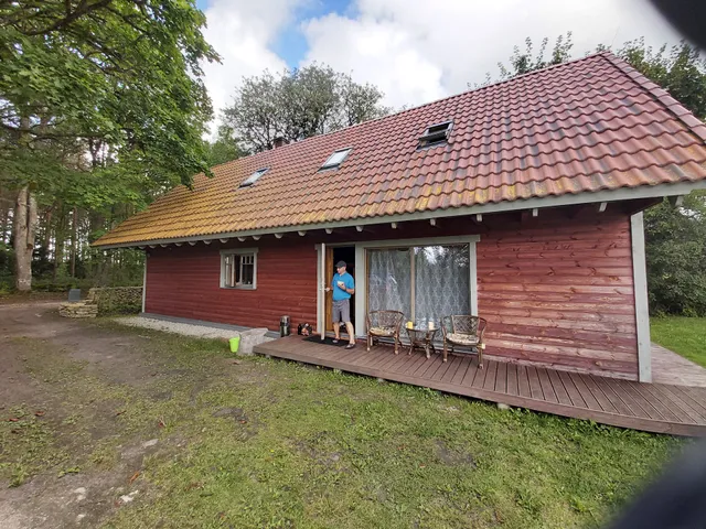 Kivi-Roosi Puhkemaja