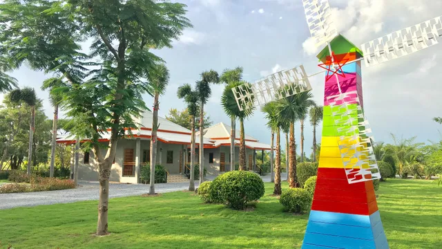 กลิ่นดิน ไอตะวัน รีสอร์ท สามชุก