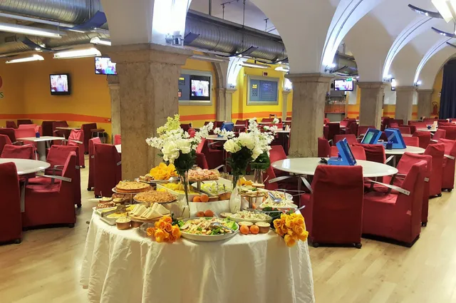 Bingo Hall, VLT and slot machines