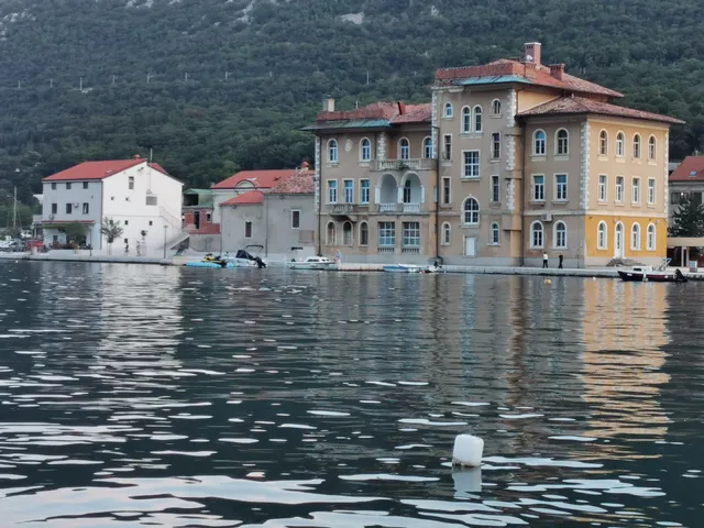 Apartment’ Coli Bakar