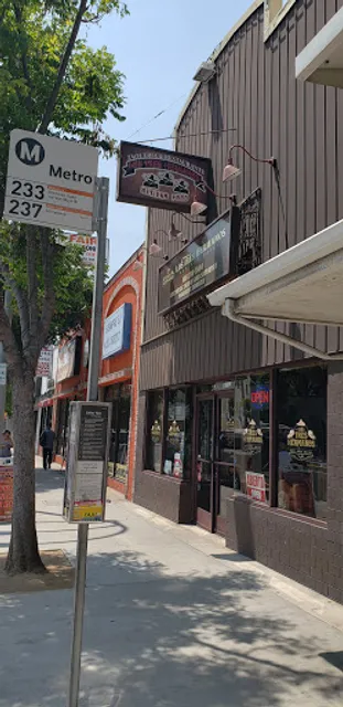 Los Tres Hermanos Bar and Grill