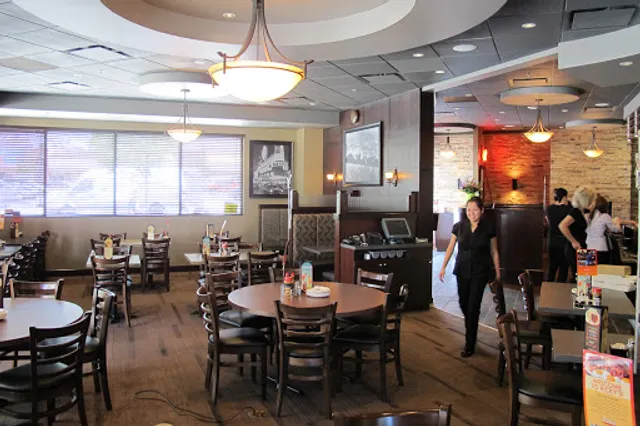 Ricky's & Famoso - Sechelt