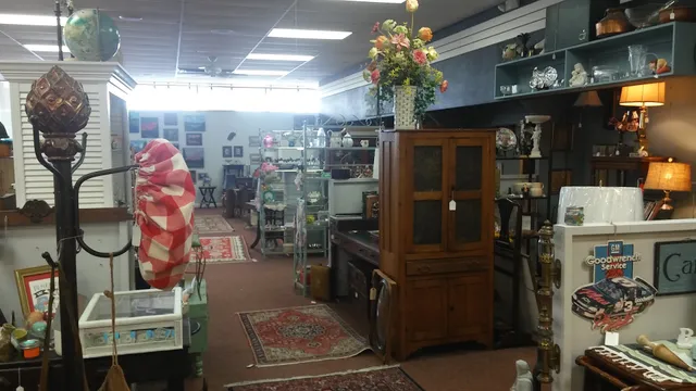 Fairway Square Shopping Center