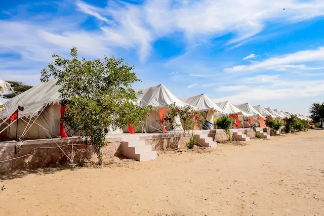 Capital O 26228 Royal Camps