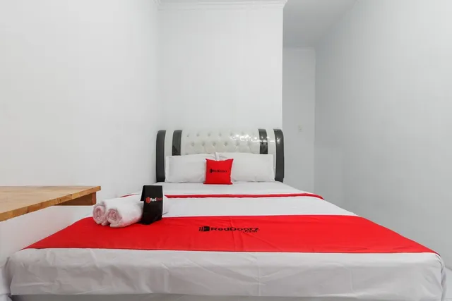 RedDoorz near Universitas Medan Area