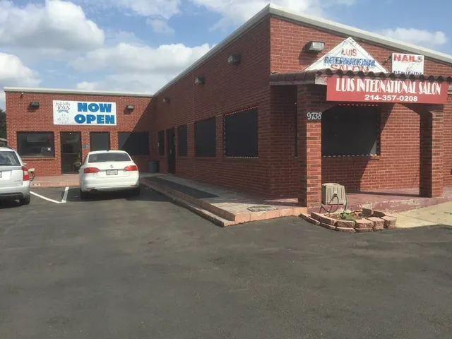 Luis International Salon