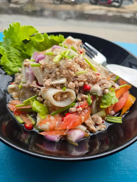 TRAVELLER'S REST & SPORTS BAR