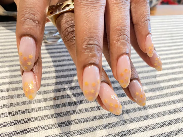 [ p H 7 ] Natural nails & Sugaring