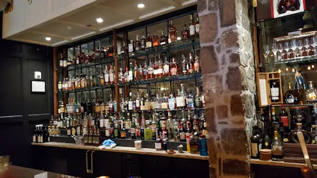 Logan Inn - Landmark Tavern