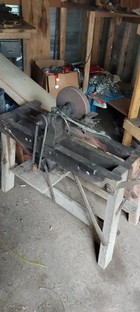 Red Barn Crafts & Antiques