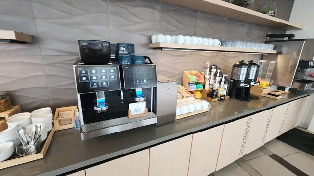 Alaska Lounge - Concourse C