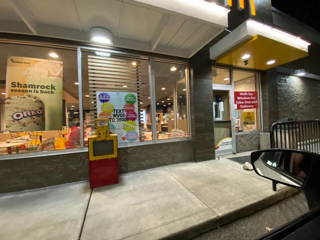 Saint Albans Shopping Center