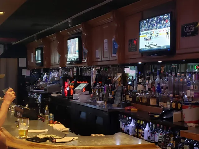 5th Quarter Sports Bar & Grill