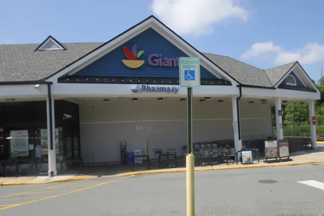 Giant Pharmacy