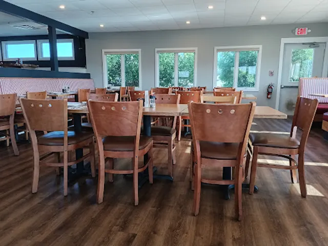 Pilot House Restaurant and Lounge