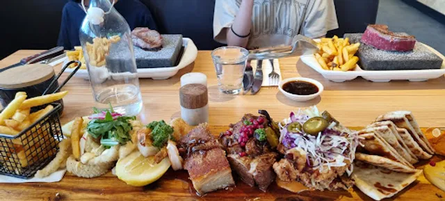 THE STONEZ RESTAURANT