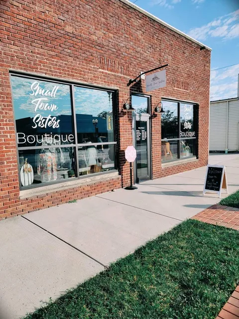 Small Town Sisters Boutique