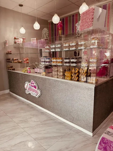 Yummy Custom Cakes & Desserts