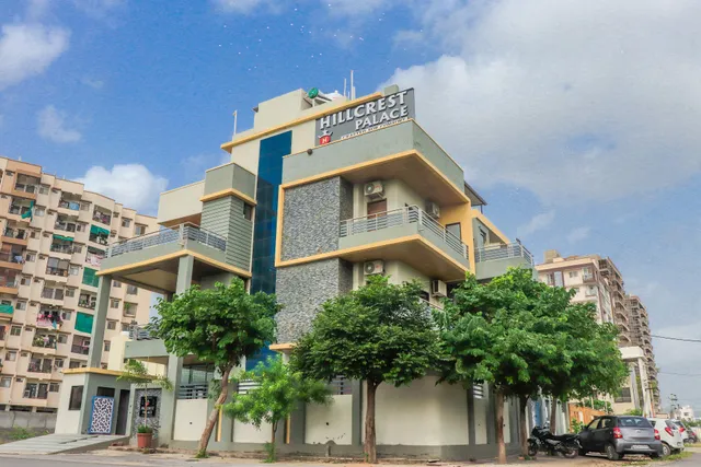 HOTEL HILLCREST PALACE