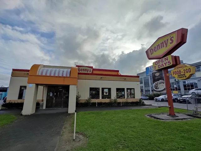 Denny's Highland Park