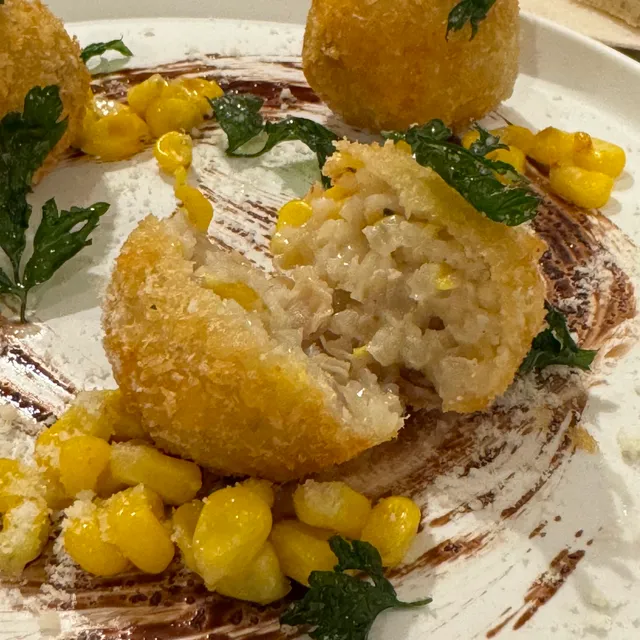 LA VECCHIA ROCCIA ﾗ ｳﾞｪｯｷｱ ﾛｯﾁｬ