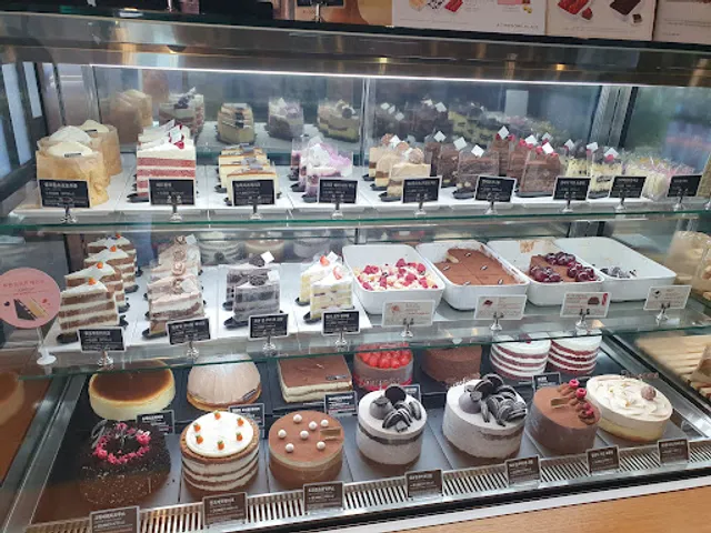 투썸플레이스 송내역점