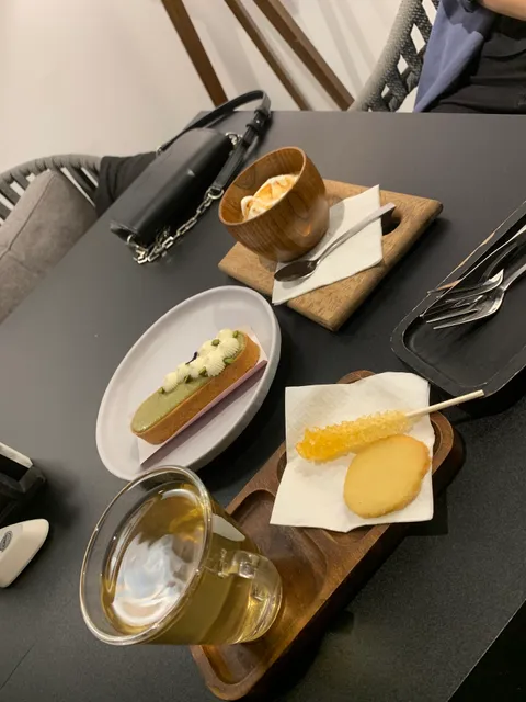 Hashtag cafe کافه هشتگ