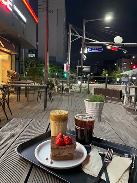 투썸플레이스 아산북수점