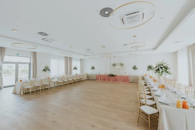 MOMENT Restauracja - Noclegi