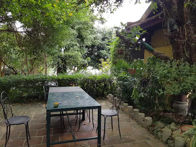 Nhà Hàng Bến Bạc