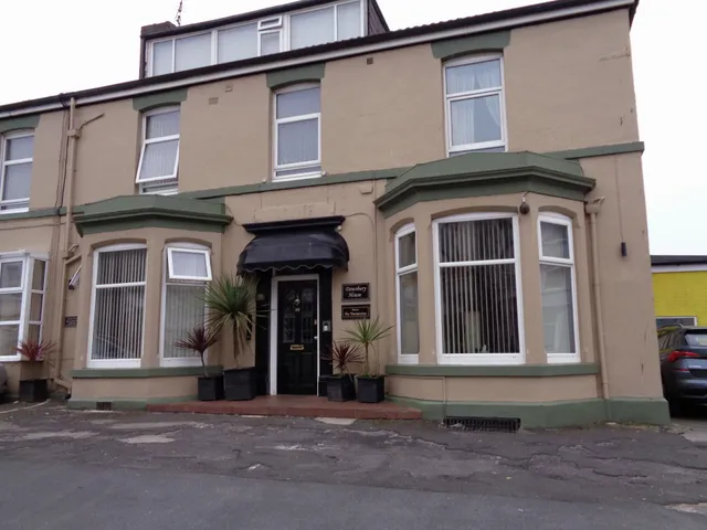 Dewsbury House Holiday Flats