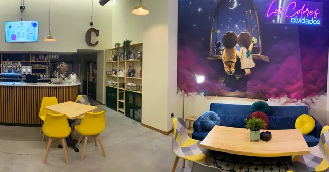 Café & Libros ~ Los Colores Olvidados(Santiago de Compostela)