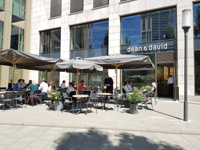 dean&david | Bowls, Salate, Curries & Snacks in Frankfurt am Main, Tower 185