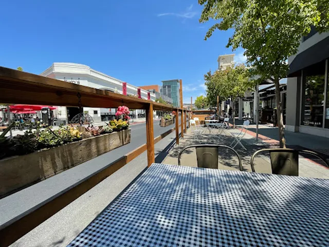 Rutherford Family Slice House