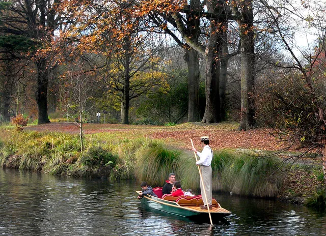 Punting on the Avon (Worcester Bridge)