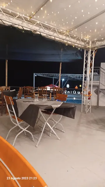 UniQue bar.club.food