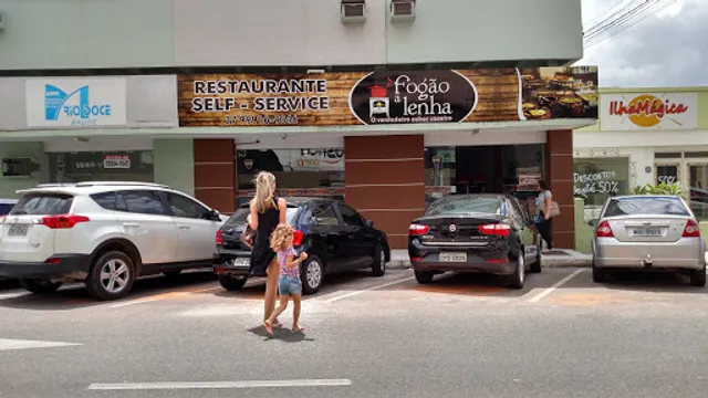Restaurante Self Service Fogão a Lenha