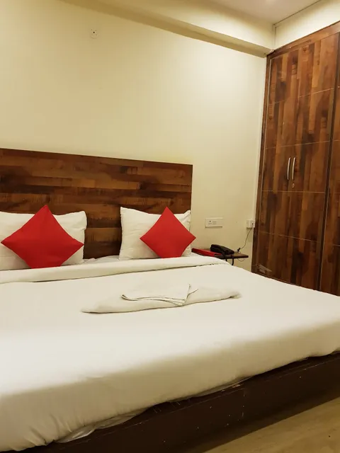 OYO Flagship 14542 Sector 46