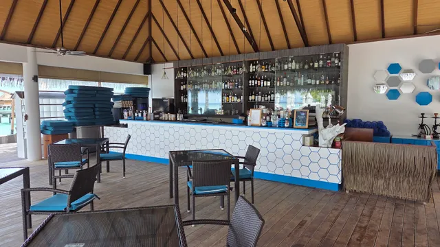 Pool bar
